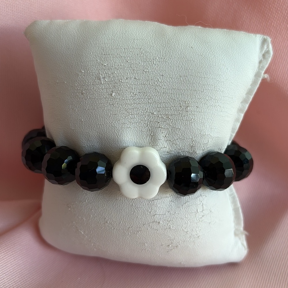🟢 Daisy Flower With Black Dyed Onyx Disco Ball Bead Bracelet